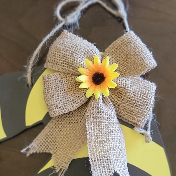 Bumble Bee Gnome Door sign - Picture 3 of 8